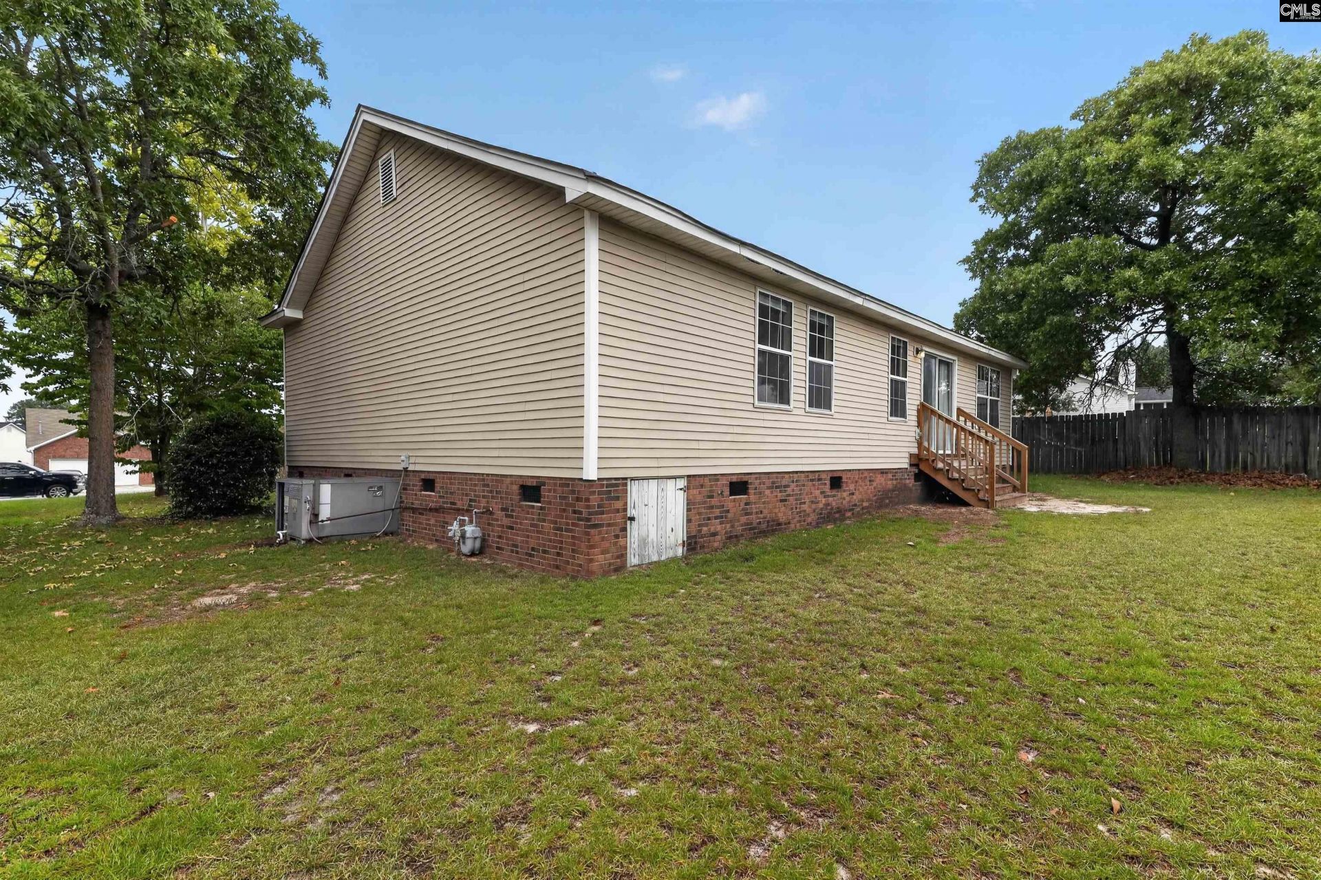 212 Carriage Oaks Drive  Photo 4