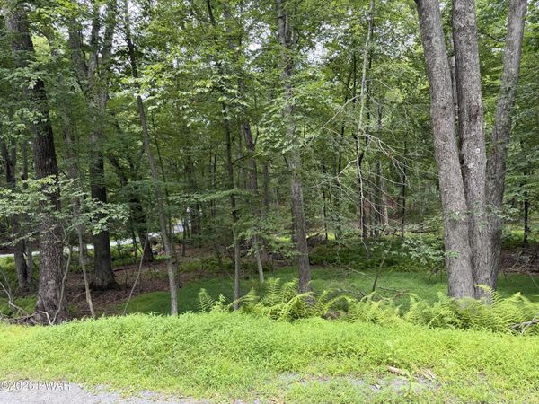 Lot Pinegrove Circle, Milford, PA 18337