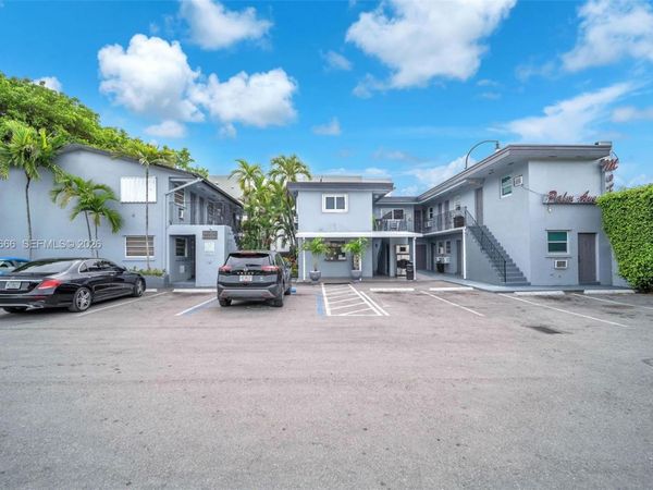 8 E 13th St , Hialeah, FL 33010