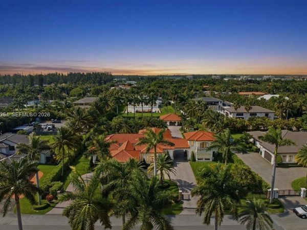 10181 NW 131st St , Hialeah Gardens, FL 33018