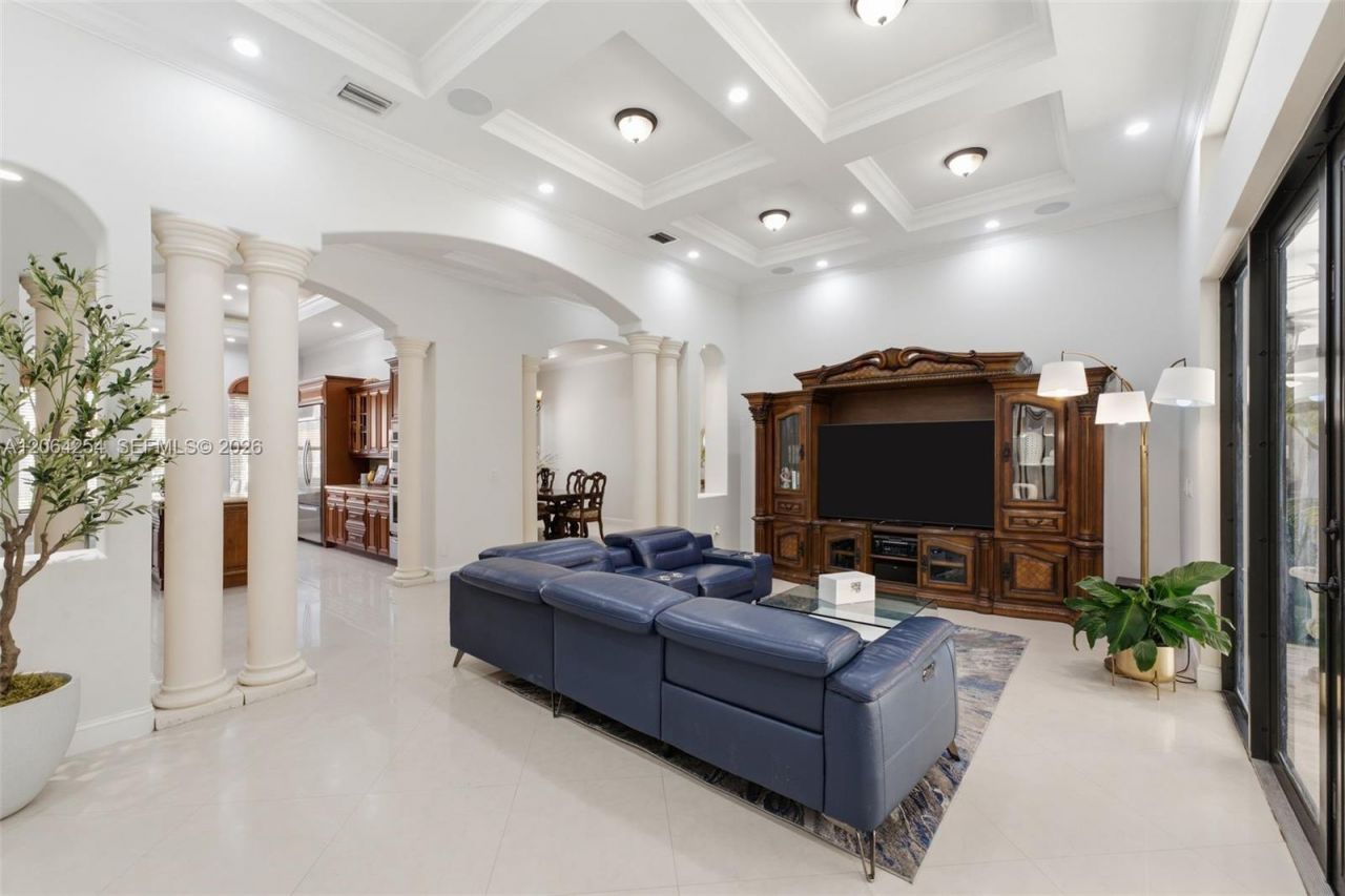 10181 NW 131st St, Hialeah Gardens, FL 33018 Photo