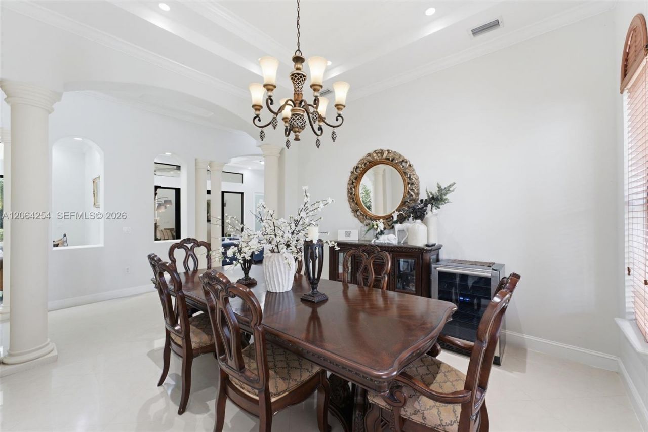 10181 NW 131st St, Hialeah Gardens, FL 33018 Photo