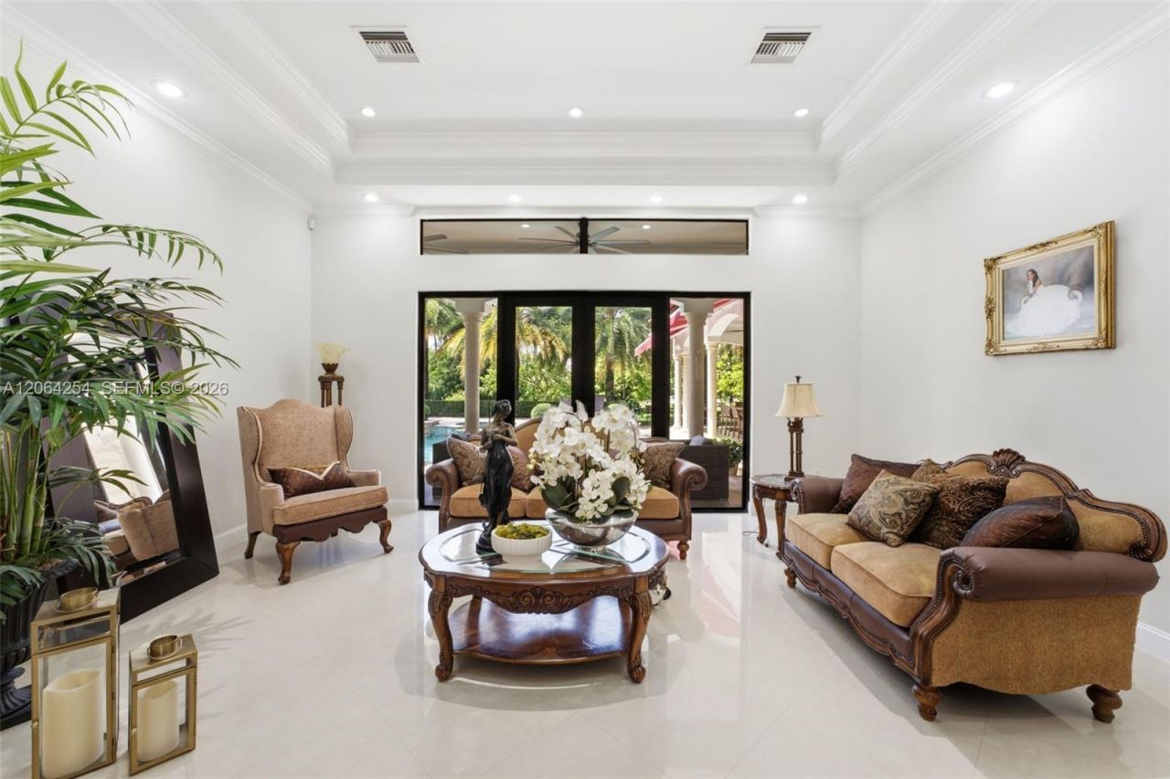 10181 NW 131st St, Hialeah Gardens, FL 33018 Photo