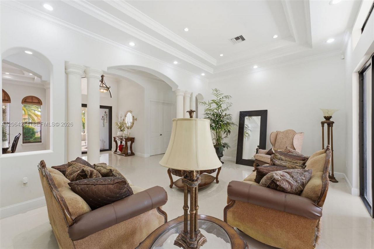 10181 NW 131st St, Hialeah Gardens, FL 33018 Photo