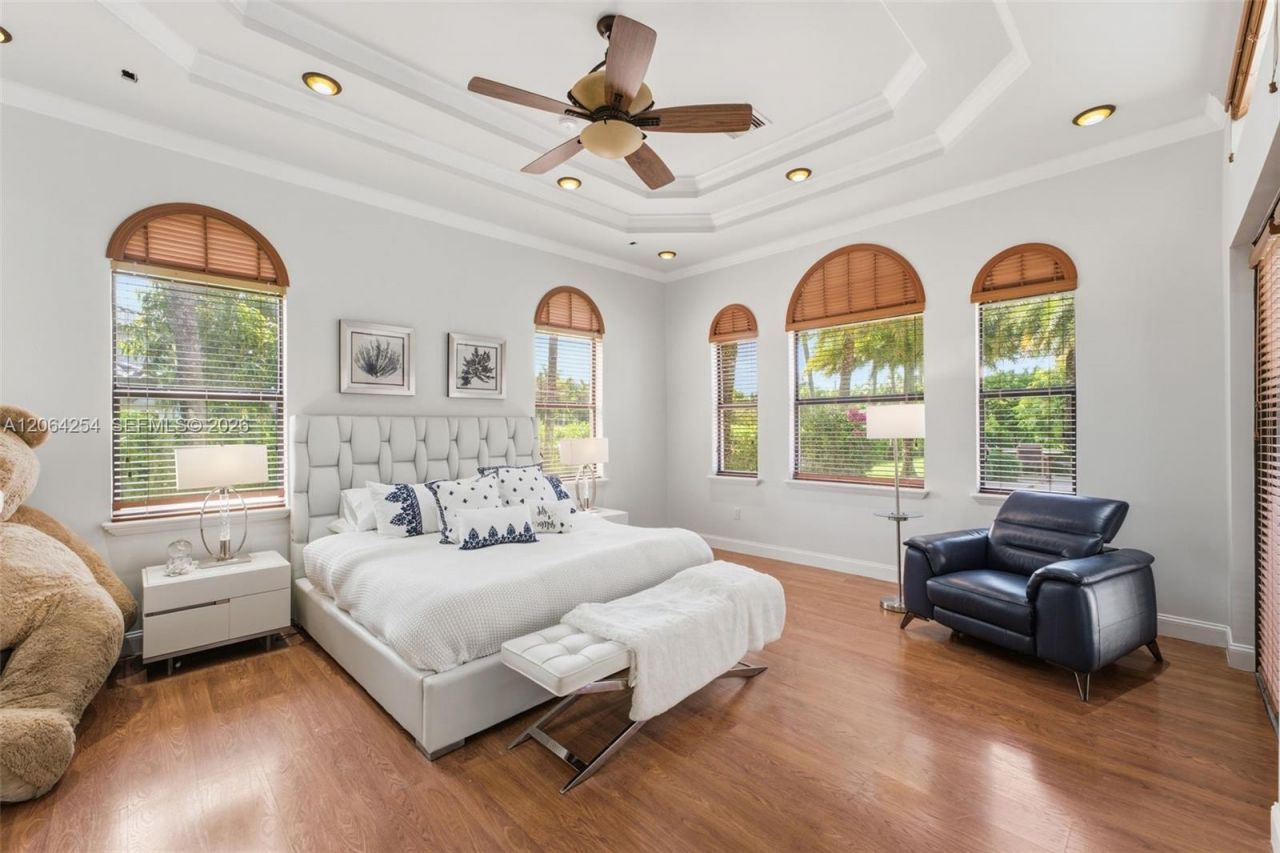 10181 NW 131st St, Hialeah Gardens, FL 33018 Photo