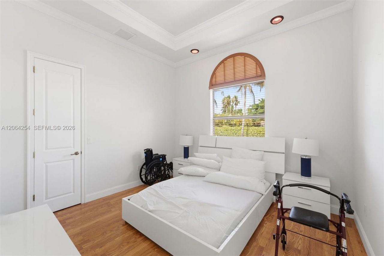 10181 NW 131st St, Hialeah Gardens, FL 33018 Photo