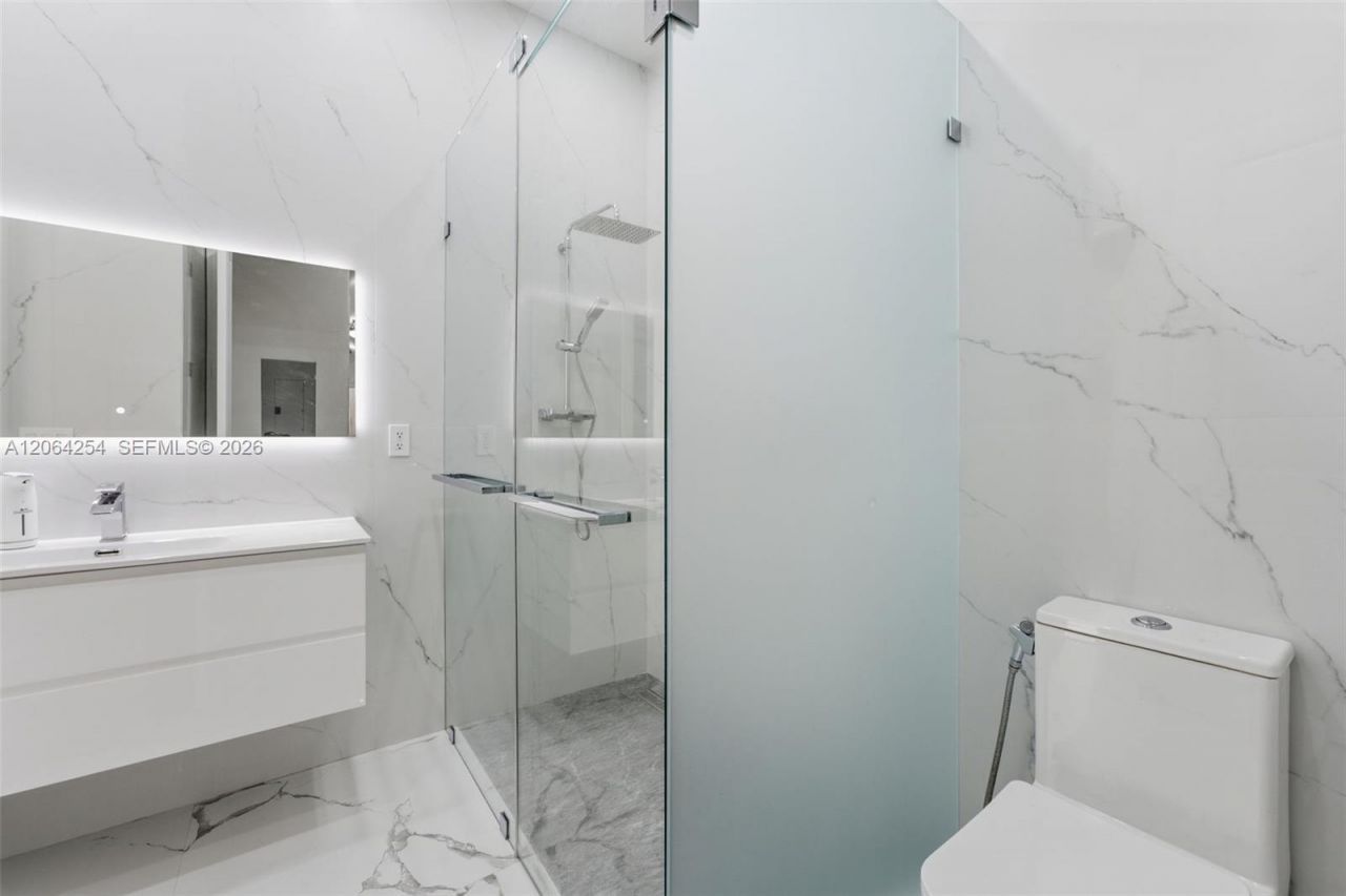 10181 NW 131st St, Hialeah Gardens, FL 33018 Photo