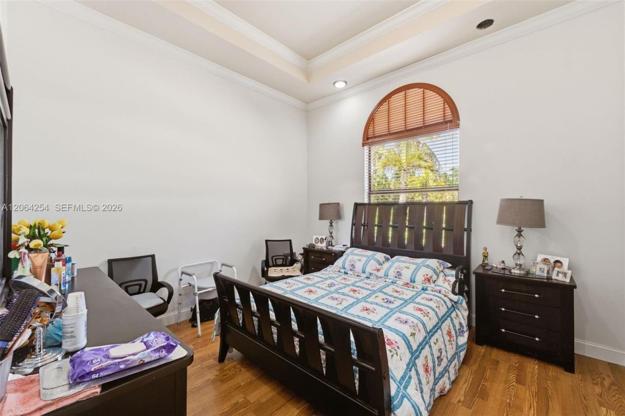 10181 NW 131st St, Hialeah Gardens, FL 33018 Photo
