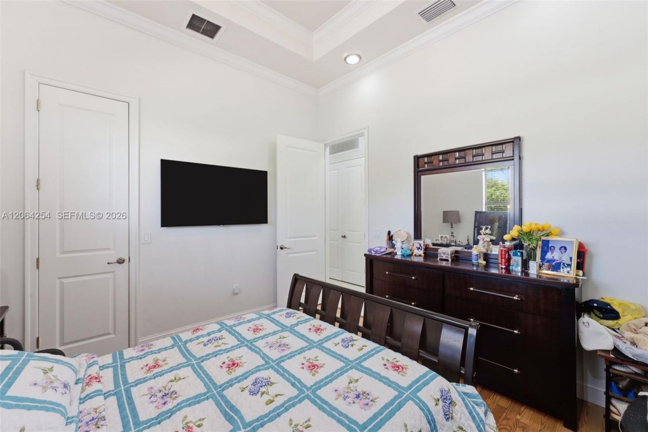 10181 NW 131st St, Hialeah Gardens, FL 33018 Photo