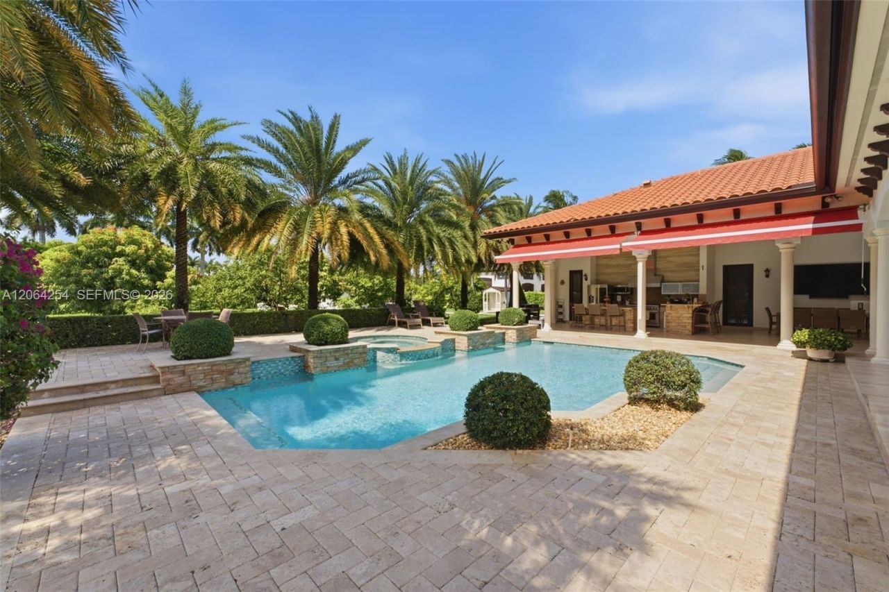 10181 NW 131st St, Hialeah Gardens, FL 33018 Photo