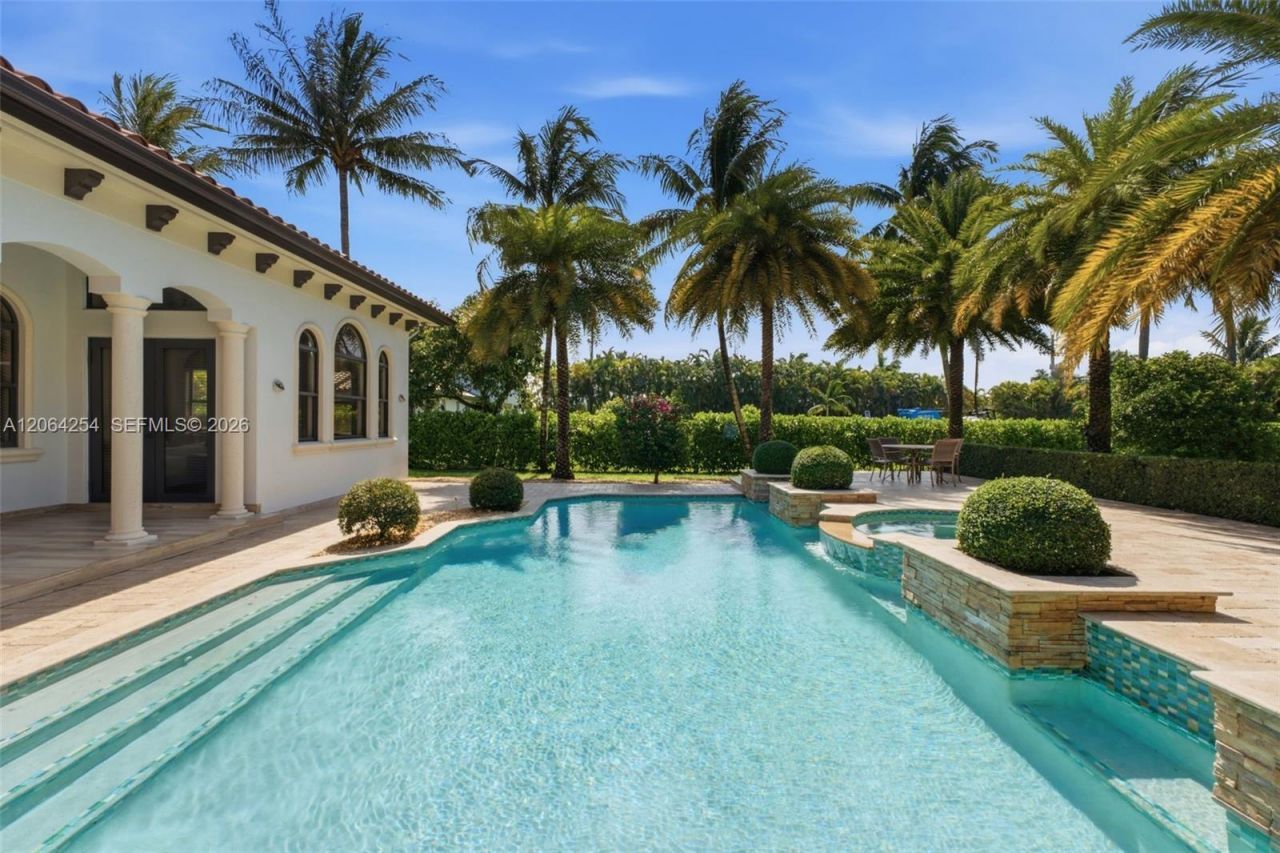 10181 NW 131st St, Hialeah Gardens, FL 33018 Photo