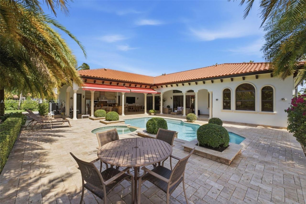 10181 NW 131st St, Hialeah Gardens, FL 33018 Photo