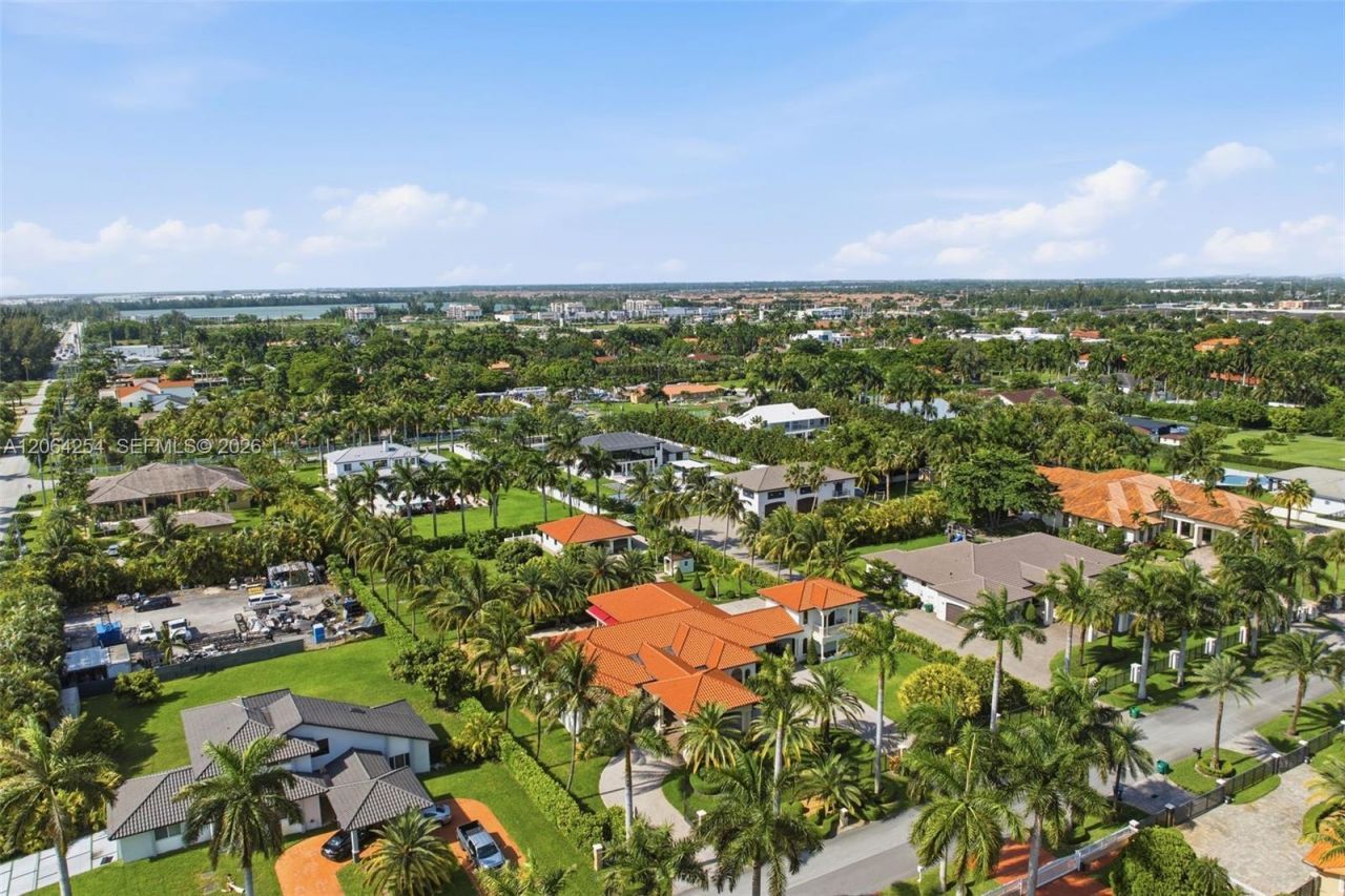 10181 NW 131st St, Hialeah Gardens, FL 33018 Photo