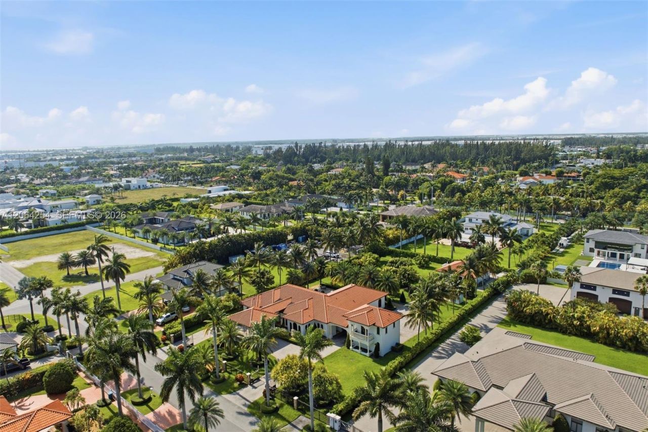 10181 NW 131st St, Hialeah Gardens, FL 33018 Photo