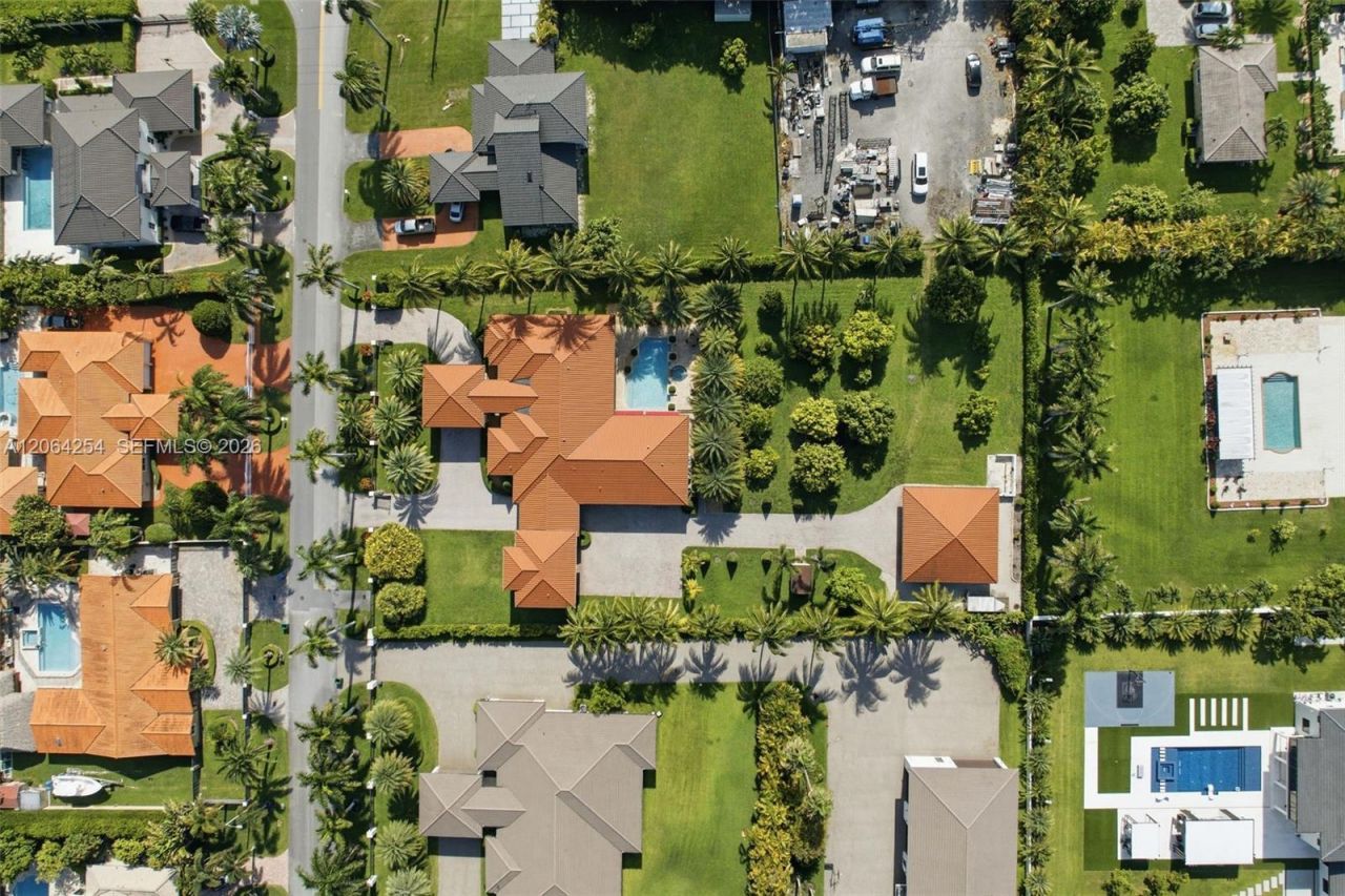 10181 NW 131st St, Hialeah Gardens, FL 33018 Photo