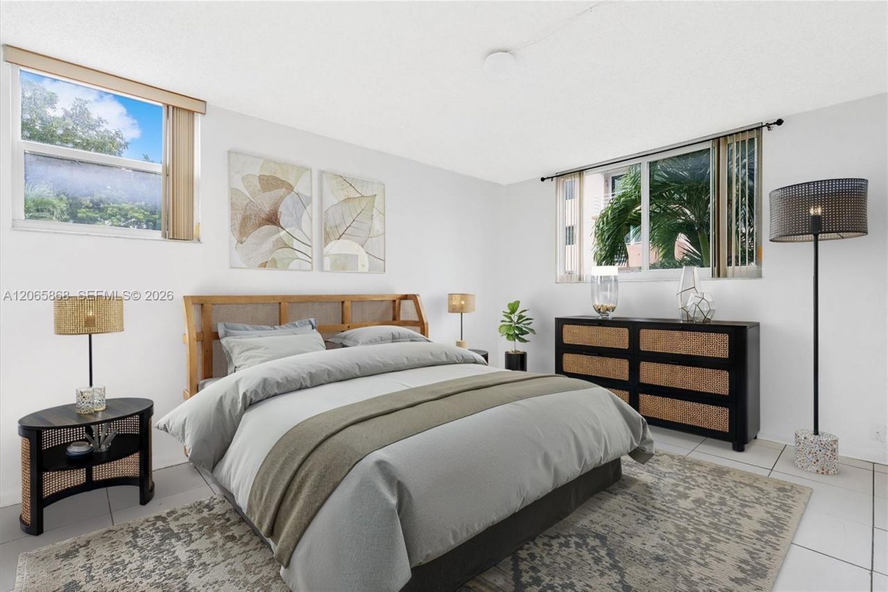 8050 NW 8th St, Unit 1110, Miami, FL 33126 Photo