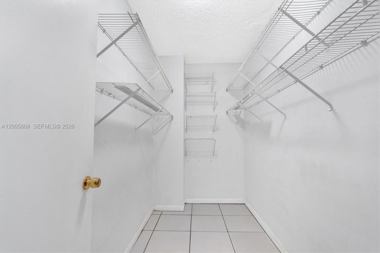 8050 NW 8th St, Unit 1110, Miami, FL 33126 Photo