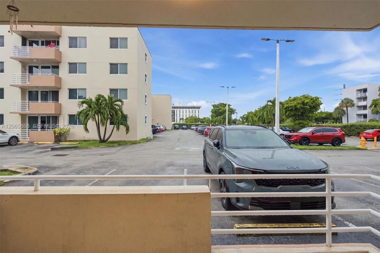 8050 NW 8th St, Unit 1110, Miami, FL 33126 Photo
