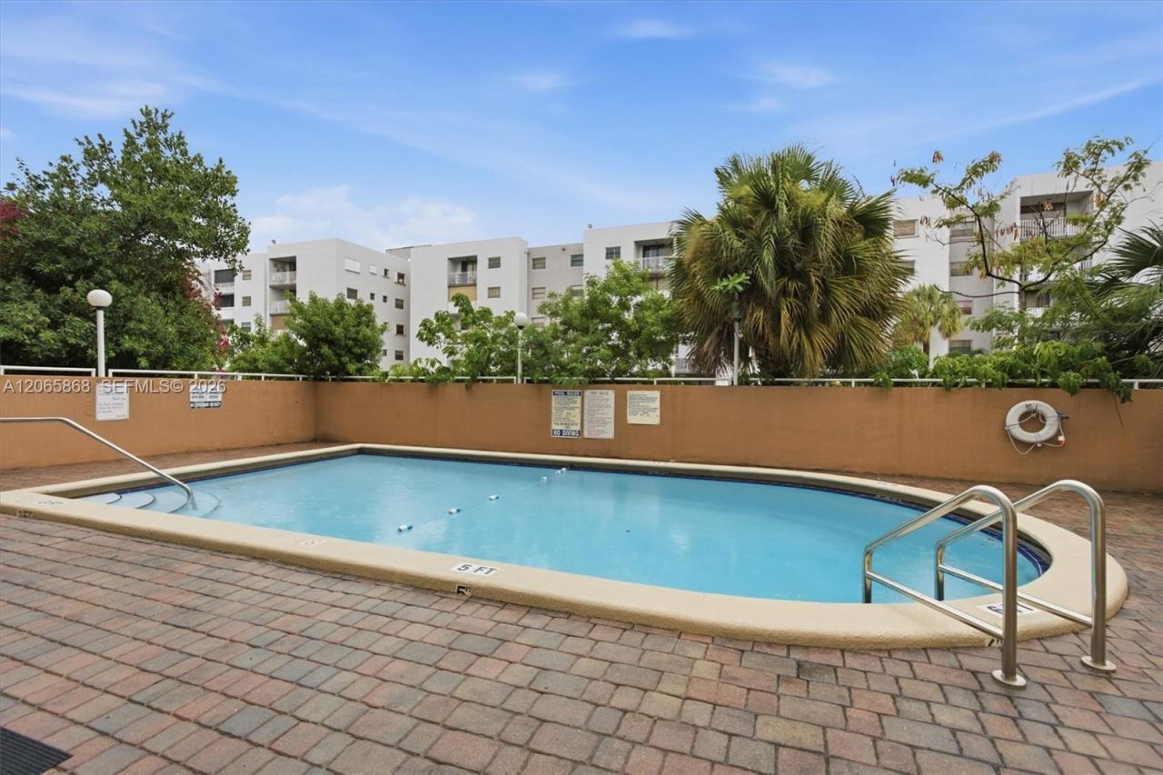 8050 NW 8th St, Unit 1110, Miami, FL 33126 Photo