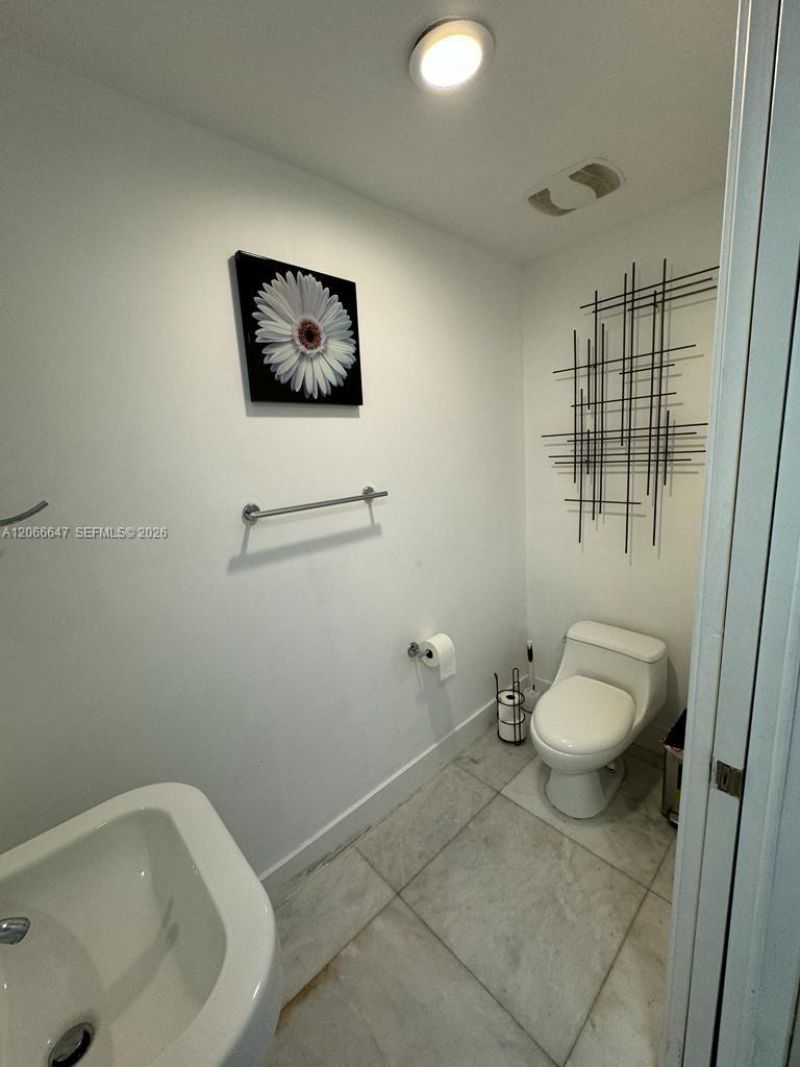 1040 Biscayne Blvd , Unit 1505, Miami, FL 33132 Photo