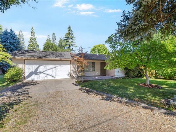 100 Jacoby Street, Gold Hill, OR 97525