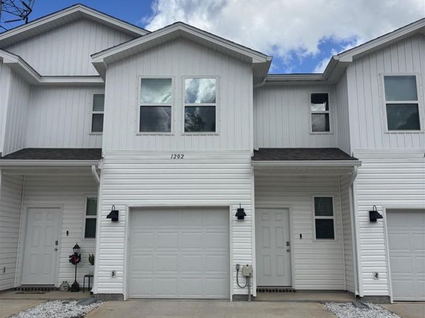1202 Fairchild Village Dr, Pensacola, FL 32504