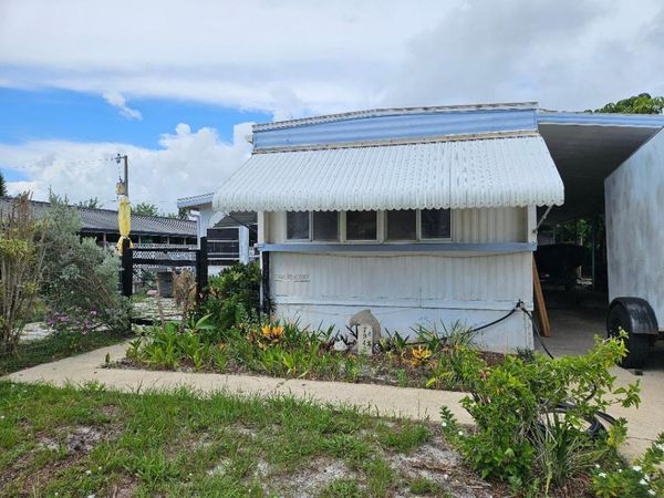 7942 SE SKYLARK Avenue, Hobe Sound, FL 33455