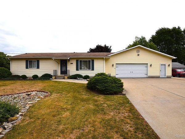 2073 Dutcher Street , Flint Township, Mi 48532