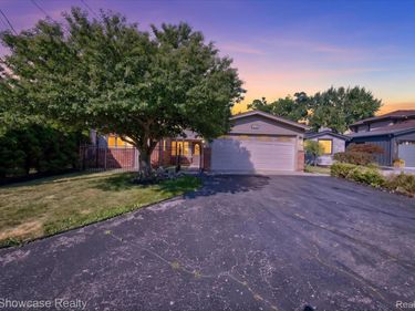 1813 Shankin Drive, Wolverine Lake Village, Mi 48390