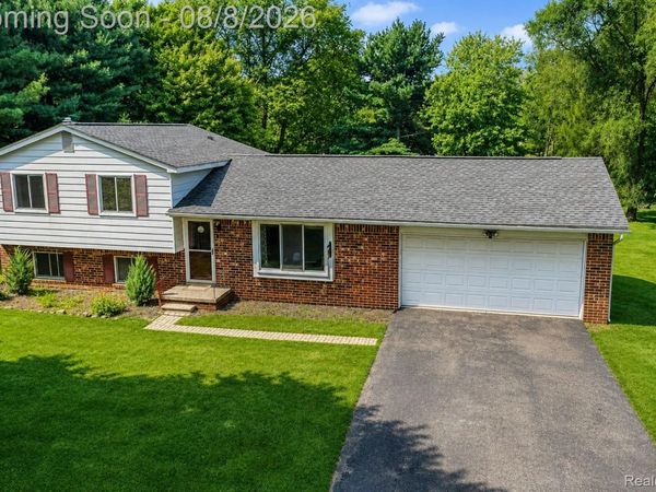 8796 Coyle Drive, Putnam Township, Mi 48169