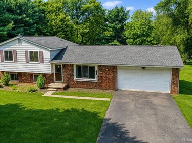 8796 Coyle Drive, Putnam Township, Mi 48169