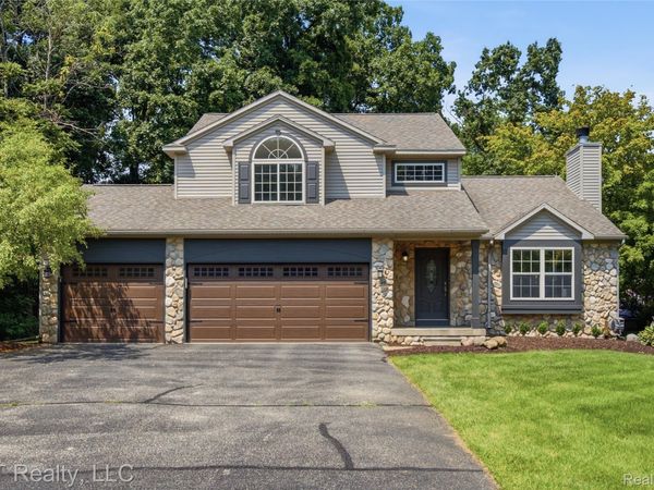 1358 Forest Ponds Drive, Genoa Township, Mi 48843