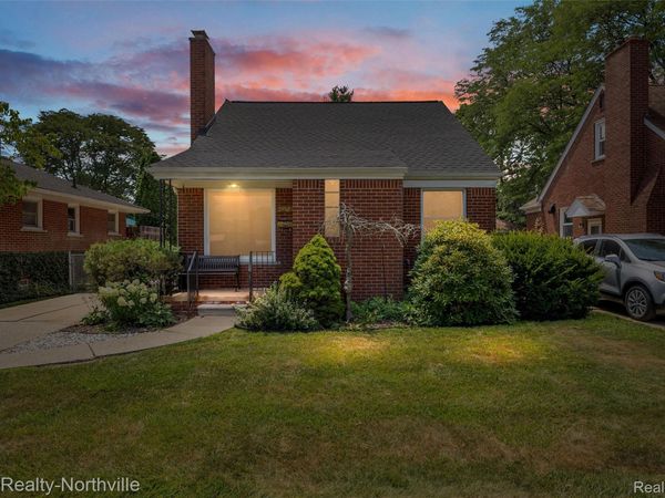 20284 Beaufait Street , Harper Woods, Mi 48225