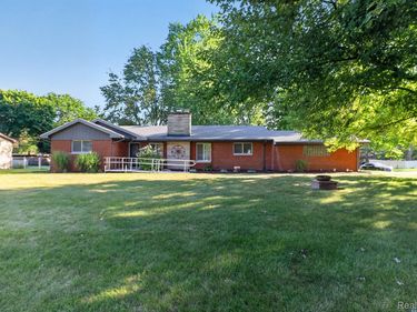 1140 Wilson Avenue, Saginaw Township, Mi 48638