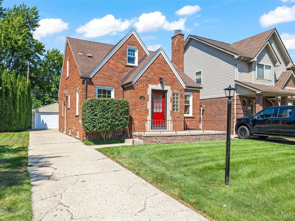1121 N Vernon Street, Dearborn, Mi 48128
