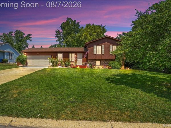 2384 Golden Shores Drive, Fenton Township, Mi 48430