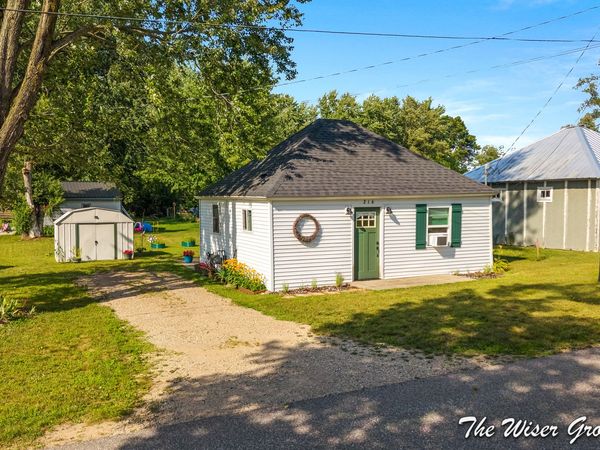 216 Williams Street, Howard City, MI 49329