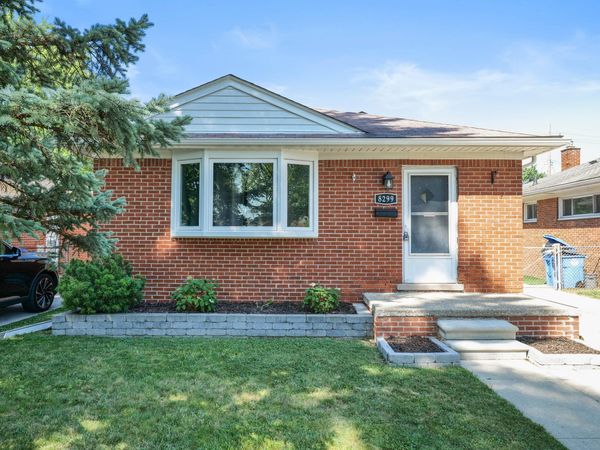8299 Nightingale Street, Dearborn Heights, MI 48127