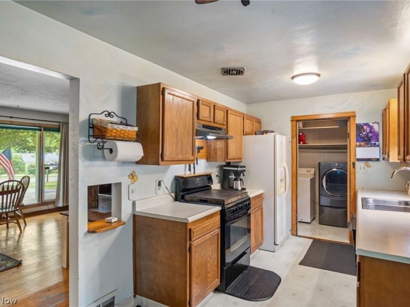 14421 Garden Street, Burton, OH 44021 Photo 13