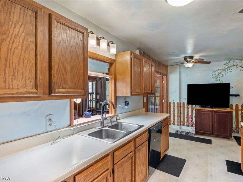 14421 Garden Street, Burton, OH 44021 Photo 14