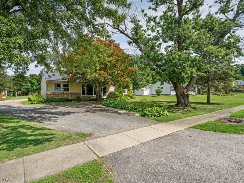 14421 Garden Street, Burton, OH 44021 Photo 5