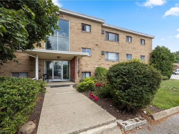 5200 Royalton Road, Unit D12, North Royalton, OH 44133