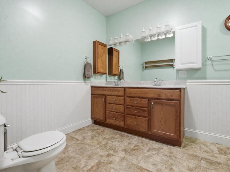 861 Williamsburg Court , Ashland, OH 44805 Photo 18