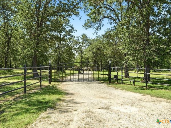 1893 County Road 306 , Rockdale, TX 76567
