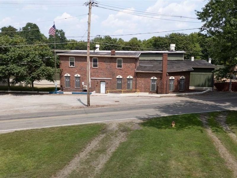 816 Milan Street N, Canal Fulton, OH 44614 Photo 2