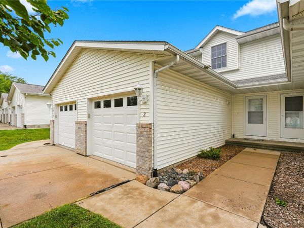 660 Magnolia Lane , Unit 2, Marion, IA 52302