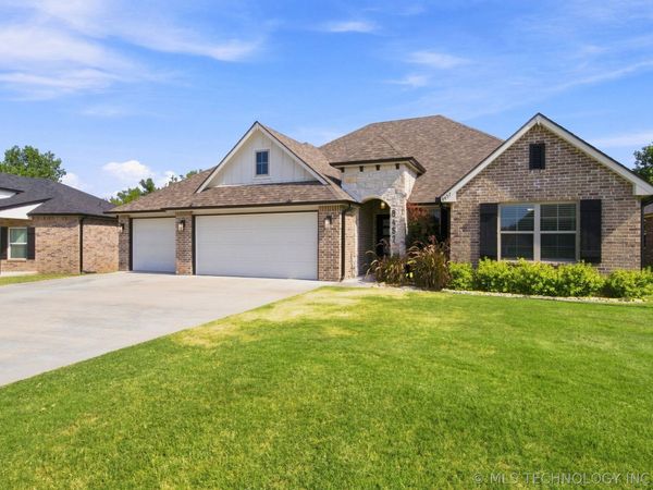 8457 Spring Creek Court, Claremore, OK 74019