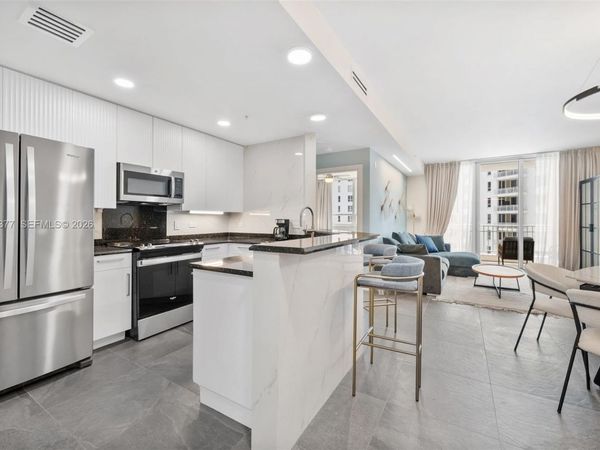 801 Brickell Key Blvd, Unit 1805, Miami, FL 33131