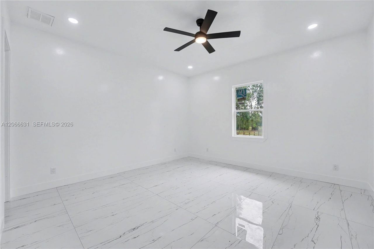 1113 Leroy Ave, Lehigh Acres, FL 33972 Photo