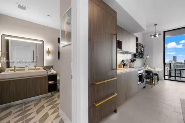 601 NE 1 Ave , Unit PH-4912, Miami, FL 33132 Photo